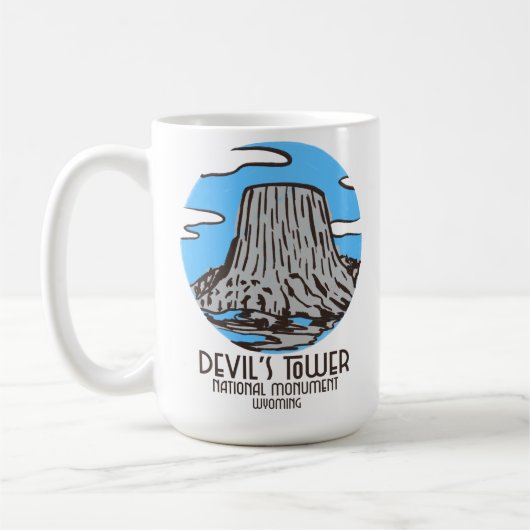 Das Nationaldenkmal des Teufels Kaffeetasse (Links)