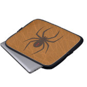 Das Notebook-Gehäuse der Spider Laptopschutzhülle (Vorne Knopf)
