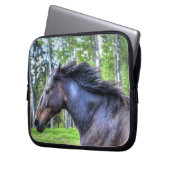 Das Percheron Pferd Foto läuft auf schwarzem Thoro Laptopschutzhülle (Vorderseite Links)