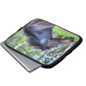Das Percheron Pferd Foto läuft auf schwarzem Thoro Laptopschutzhülle (Vorne Knopf)