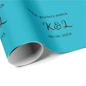 Das perfekte Paar Name Buchstabe Datum blau sim Geschenkpapier (Rolleneckpunkt)