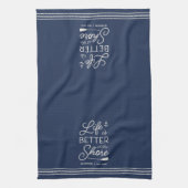 Das personalisierte Leben am Strand ist besser Geschirrtuch (Vertikal)