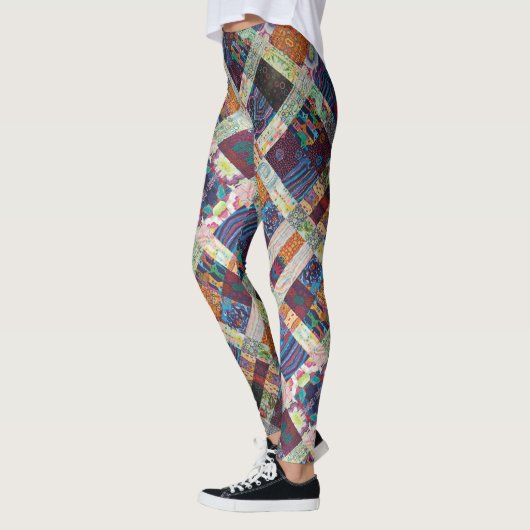 Das Pflaster wirkt sich auf Leggings aus (Links)