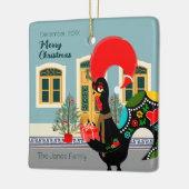 Das portugiesische Rooster mit einem Weihnachtsges Keramikornament (Links)