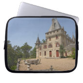 Das prächtige Chateau de Pressac und der Garten Laptopschutzhülle (Vorderseite)