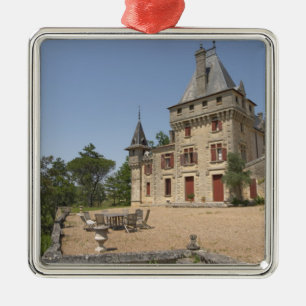 Das prächtige Chateau de Pressac und der Garten Silbernes Ornament