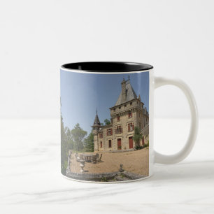 Das prächtige Chateau de Pressac und der Garten Zweifarbige Tasse