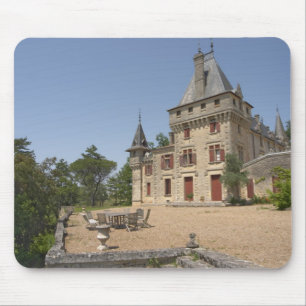 Das prächtige Schloss Chateau de Pressac und der G Mousepad