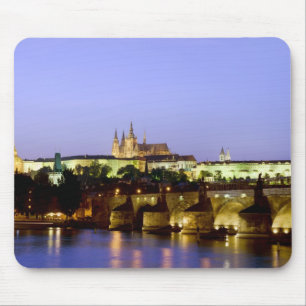 Das Prag-Schloss und die Charles-Brücke an der Mousepad