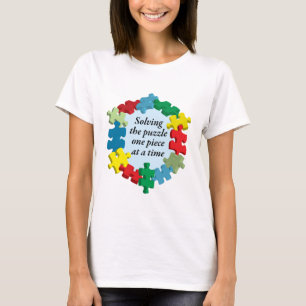 Das Puzzlespiel lösen… T-Shirt lt Blue