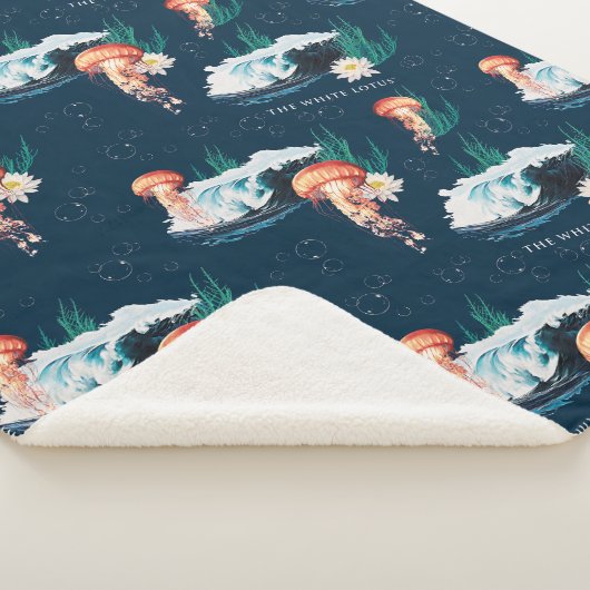 Das Quallen-Muster des weißen Lotus Ocean Sherpadecke (3/4)