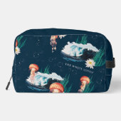 Das Quallen-Muster des weißen Lotus Ocean Waschbeutel (Rückseite)