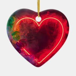 Das rauchende rot glühende Valentinsherz auf einem Keramik Ornament