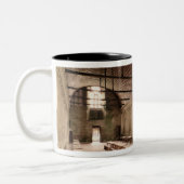 Das Refektorium der Mönche Zweifarbige Tasse (Links)