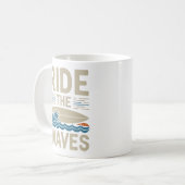 Das Retro-Surfboard-Design der Waves Kaffeetasse (Vorderseite Links)