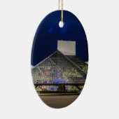 Das Rock-and-RollHall of Fame an der Dämmerung Keramikornament (Rechts)