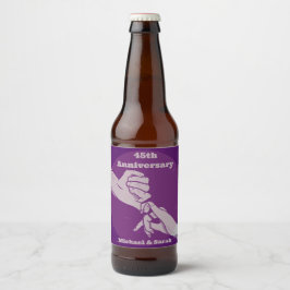 Das romantische Ehepaar Customiz hält Händchen Bierflaschenetikett