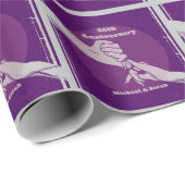 Das romantische Ehepaar Customiz hält Händchen Geschenkpapier (Rolleneckpunkt)