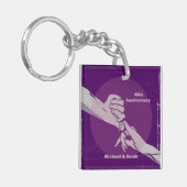 Das romantische Ehepaar Customiz hält Händchen Schlüsselanhänger (Vorderseite links)