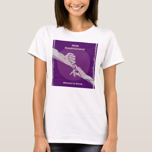 Das romantische Ehepaar Customiz hält Händchen T-Shirt (Vorderseite)