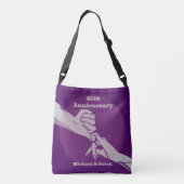 Das romantische Ehepaar Customiz hält Händchen Tragetaschen Mit Langen Trägern (Rückseite)