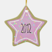 Das Rosa-Stern-Plätzchen des Babys mit besprüht 1. Keramik Ornament (Hinten)