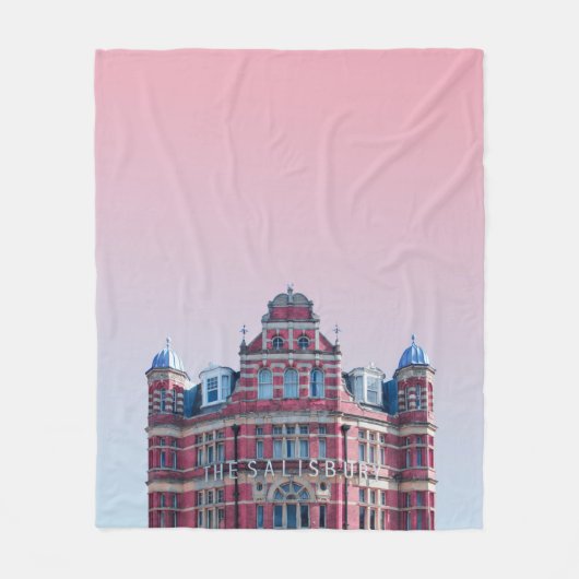 DAS SALISBURY-GEBÄUDE UNTER PINKSKIEN FLEECEDECKE (Vorderseite)