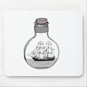 Das Schiff in der Glühlampe Mousepad (Vorne)