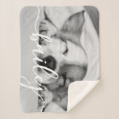 Das schlichte moderne Design des Hauses trägt sein Sherpadecke (Vorderseite)