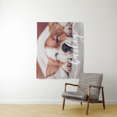 Das schlichte moderne Design des Hauses trägt sein Wandteppich (Beispiel)