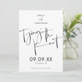 Das Schwarz-weiße Knot-Elegante-Script Save The Date (Stehend Vorderseite)