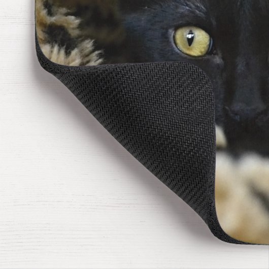 Das schwarze Kätzchen Mousepad (Ecke)