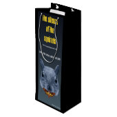 Das Schweigen der Eichhörnchen - eine Parodie Geschenktüte Für Weinflaschen (Rückseite Schrägansicht)