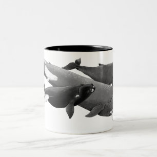 Das Schwimmen von Walen illustriert Kunstwale Zweifarbige Tasse