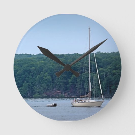 Das Segelleben Runde Wanduhr (Vorderseite)