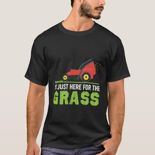 Das Shirt mit dem Rasenmäher "Funny Lawn Mower" is (Vorderseite)