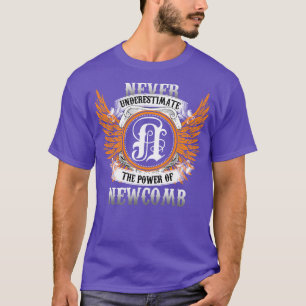 Das Shirt Newcomb Name unterschätzt niemals den Po