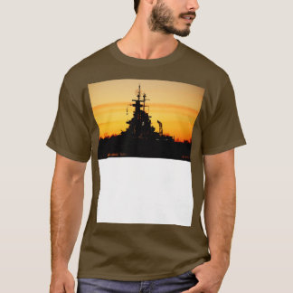 Das Showboat bei Sonnenuntergang T-Shirt