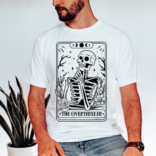 Das Skelett des Overthinker-Tarots T-Shirt