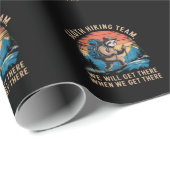 Das Sloth Wander Team wird bei uns ankommen Geschenkpapier (Rolleneckpunkt)