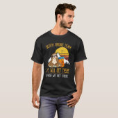 Das Sloth Wander Team wird bei uns ankommen T-Shirt (Vorne ganz)