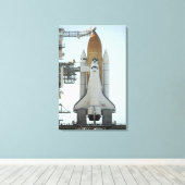 Das Space Shuttle Atlantis befindet sich auf dem L Leinwanddruck (Insitu (Holzboden))