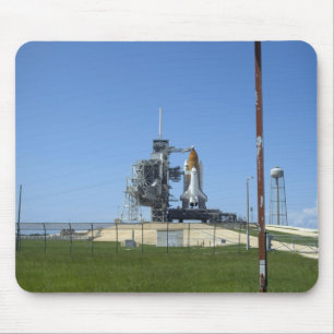 Das Space Shuttle Endeavour wird von einer Windsoc Mousepad