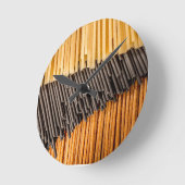 Das Spaghetti Träger Top Runde Wanduhr (Winkel)