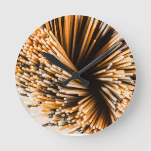 Das Spaghetti Träger Top Runde Wanduhr