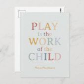 Das Spiel ist das Werk des Kindes Maria Montessori Postkarte (Vorne/Hinten)