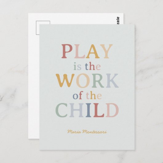 Das Spiel ist das Werk des Kindes Maria Montessori Postkarte (Vorne/Hinten)