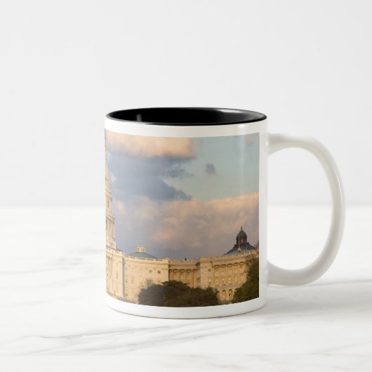 Das Staat-Hauptstadts-Gebäude herein Zweifarbige Tasse (Rechts)