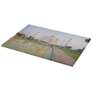 Das stille, friedliche Taj Mahal bei Sonnenaufgang Schneidebrett