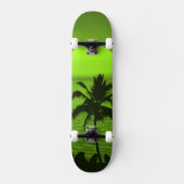 Das Sun Green Tropics Palm Beach Skateboard (Vorderseite)